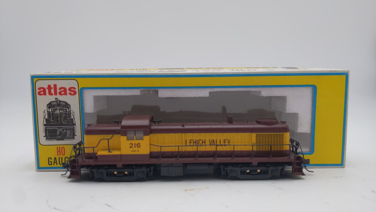Atlas 8150 HO Scale Lehigh Valley RS-3 Diesel Locomotive #216 EX/Box