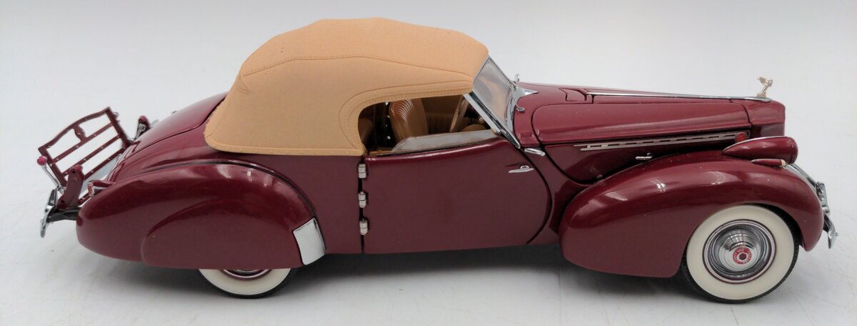 Franklin Mint 1:24 1940 Packard Victoria VG/Box