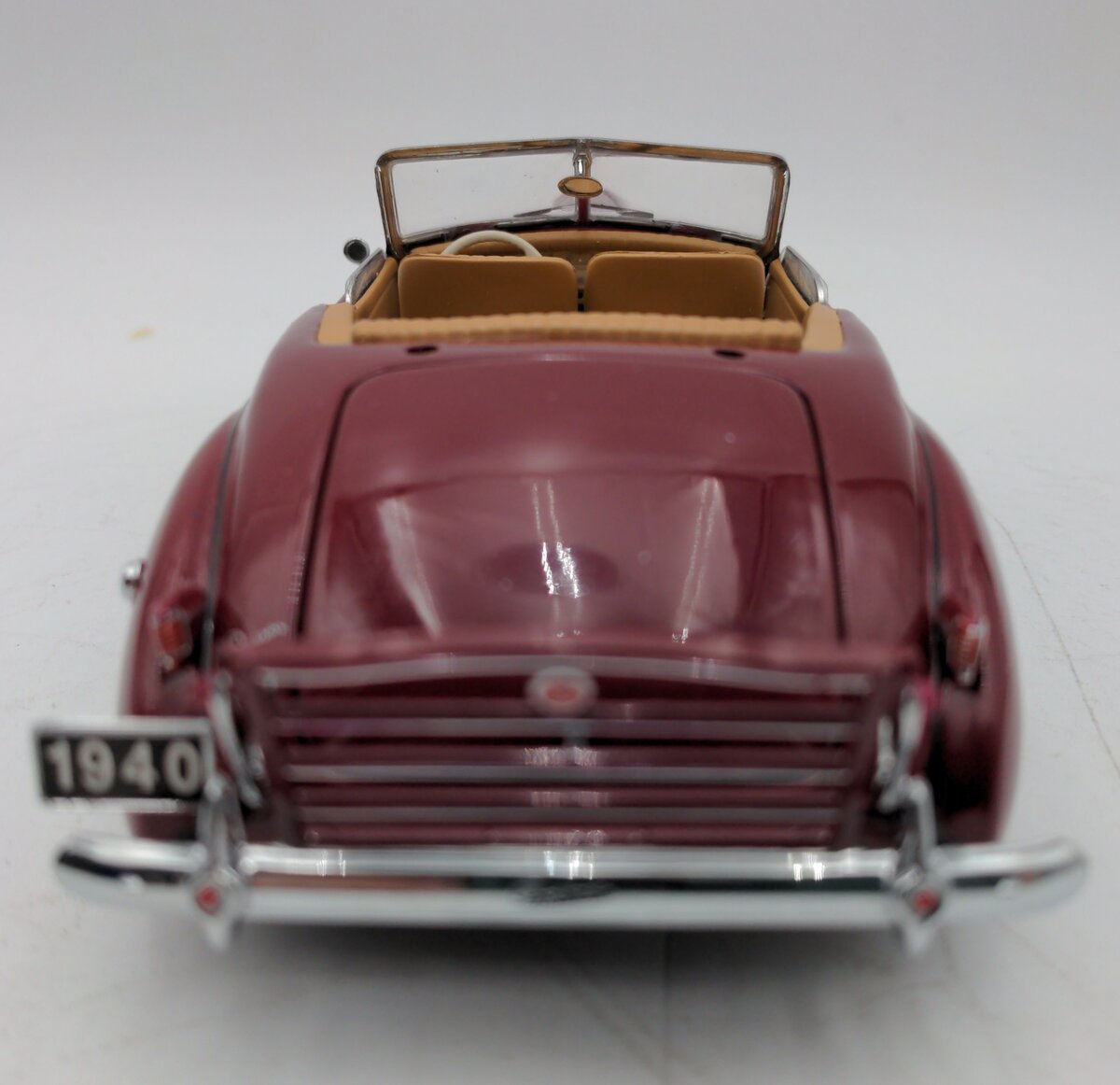 Franklin Mint 1:24 1940 Packard Victoria VG/Box