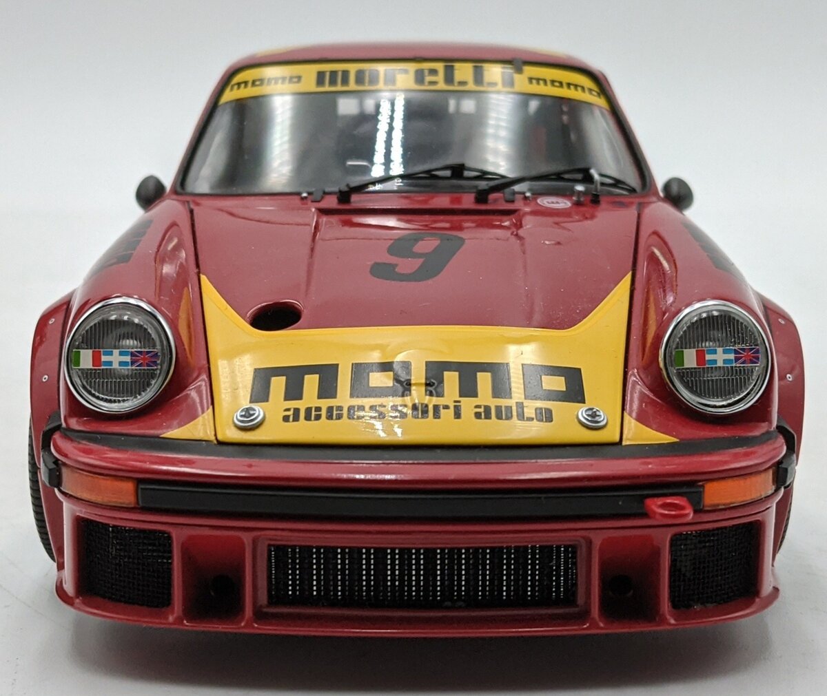 Exoto 19095 1:18 Scale Diecast 1977 Momo Porsche 934 RSR NIB