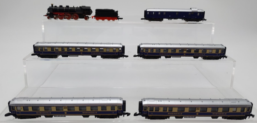 Marklin 8133 Z Gauge Rheingold Steam Passenger Train Set VG/Box