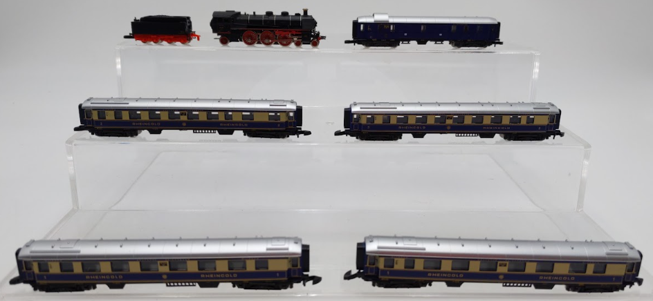 Marklin 8133 Z Gauge Rheingold Steam Passenger Train Set VG/Box