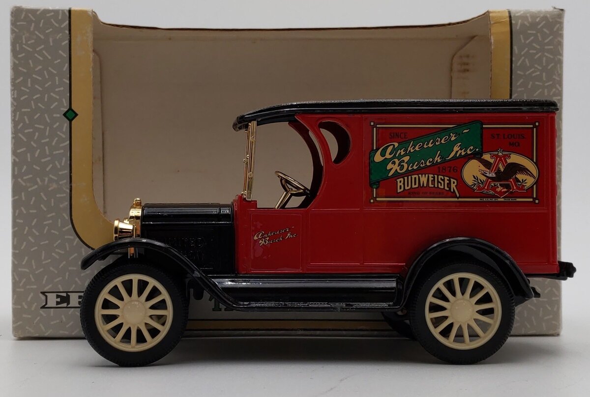 Ertl 9056 1/25 Scale 1923 Anheuser Busch Truck Bank LN/Box