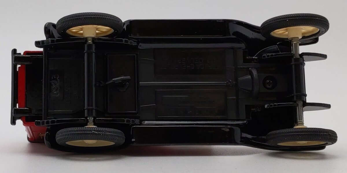 Ertl 9056 1/25 Scale 1923 Anheuser Busch Truck Bank LN/Box