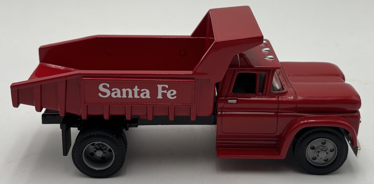 Ertl 19885P Santa Fe M.O.W. 1960 Chevy Dump Truck St.Louis Lionel Railroad Metal LN/Box