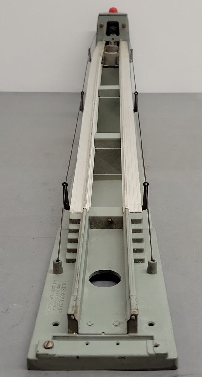 Lionel 456 Vintage O Operating Coal Ramp VG