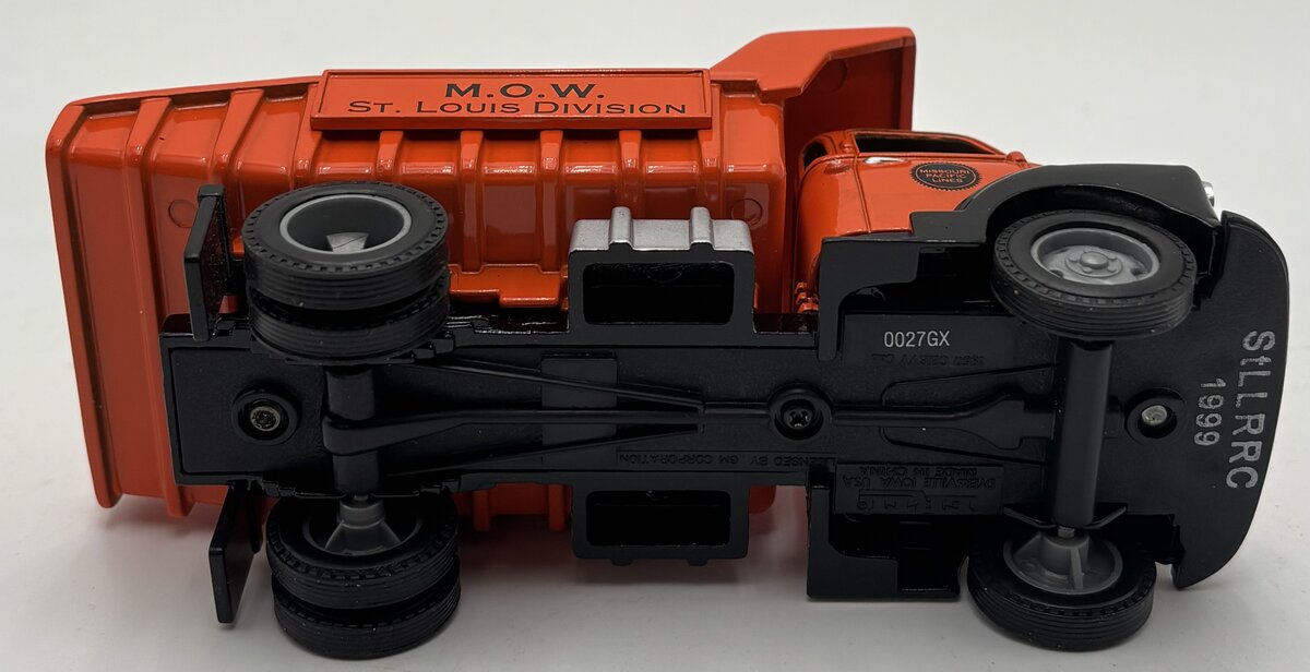 Ertl 19803 1:50 1950 M.O.W. International Harvester R-Series Dump Truck LN/Box