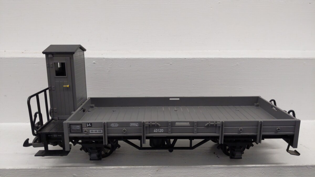 LGB 40120 G Scale Flatcar with Brakeman House #40120 EX/Box