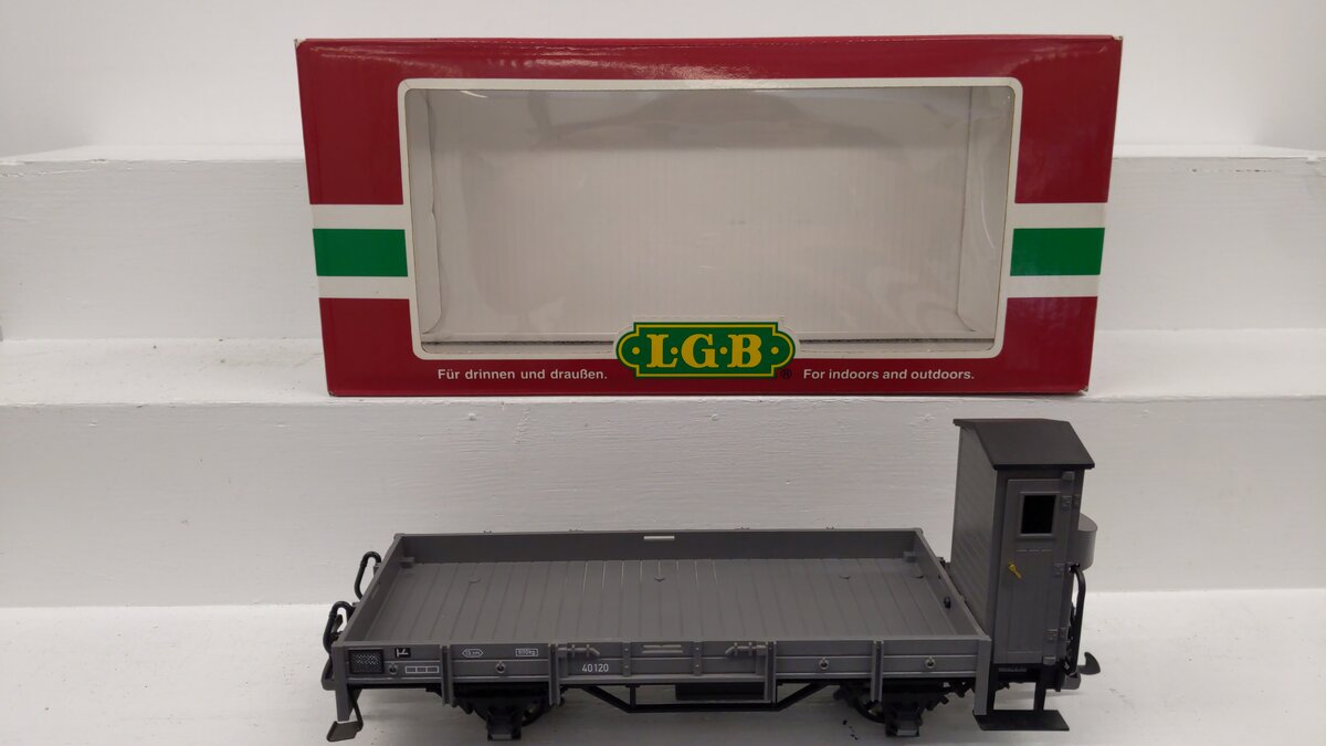 LGB 40120 G Scale Flatcar with Brakeman House #40120 EX/Box