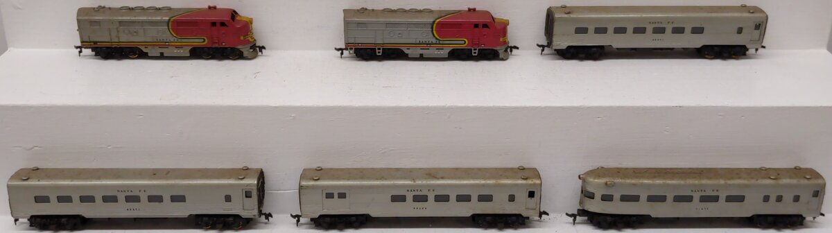 Vintage HO Scale Santa Fe Passenger Car Diesel Locomotive Set VG