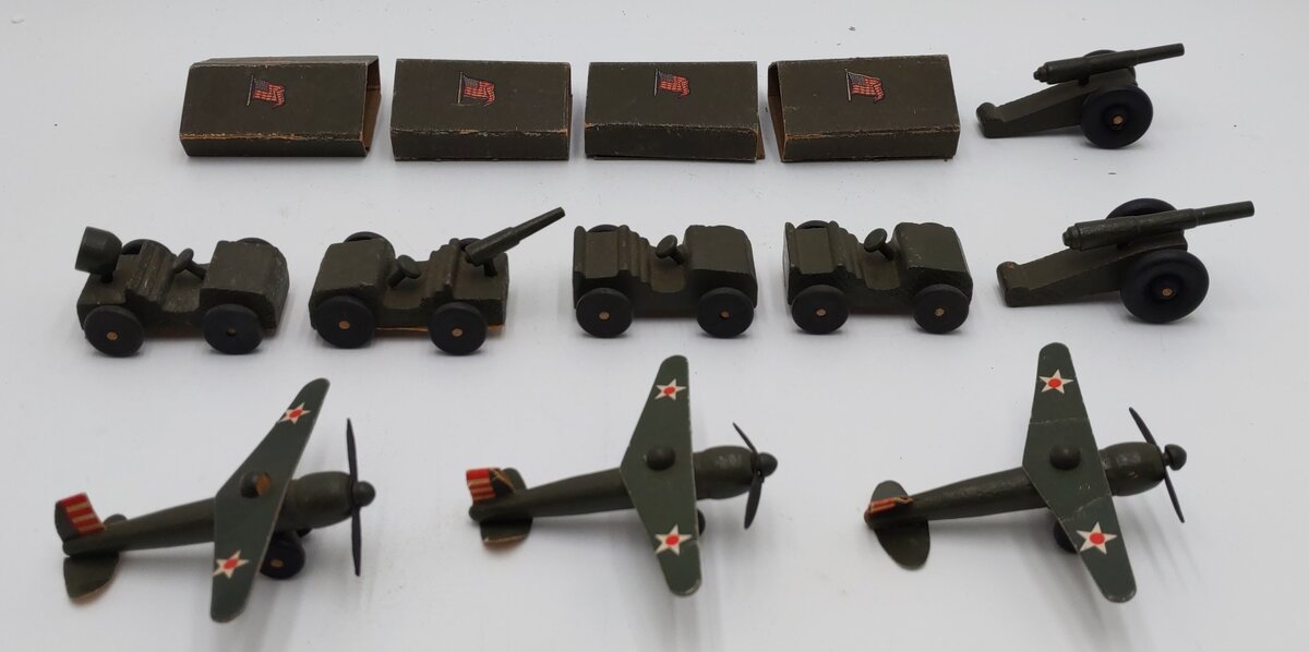 Jaymar Vintage Complete Miniature Mobile Army VG/Box