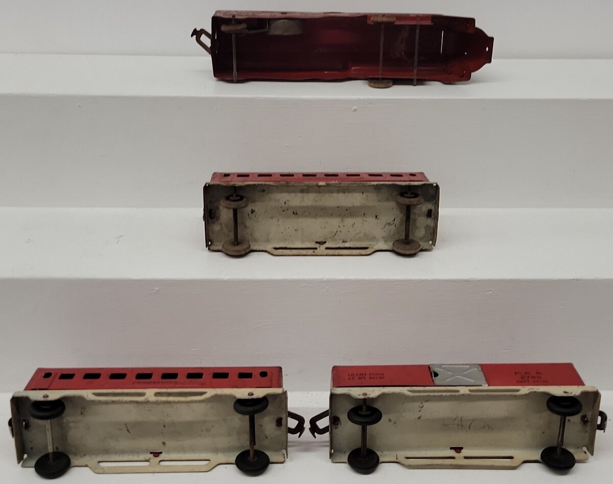 Lumar Lines Pressed Steel Passenger Set