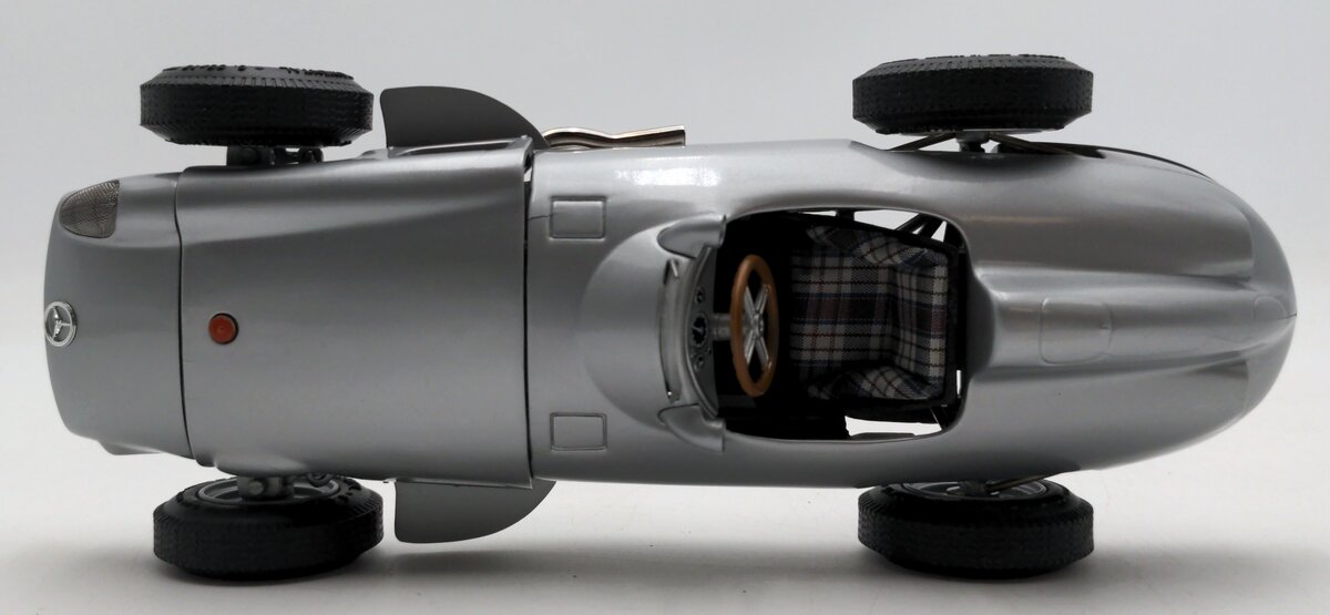 CMC M-006 1:18 Scale Mercedes Benz W196 Silberpfeil Monoposto Diecast Model LN/Box