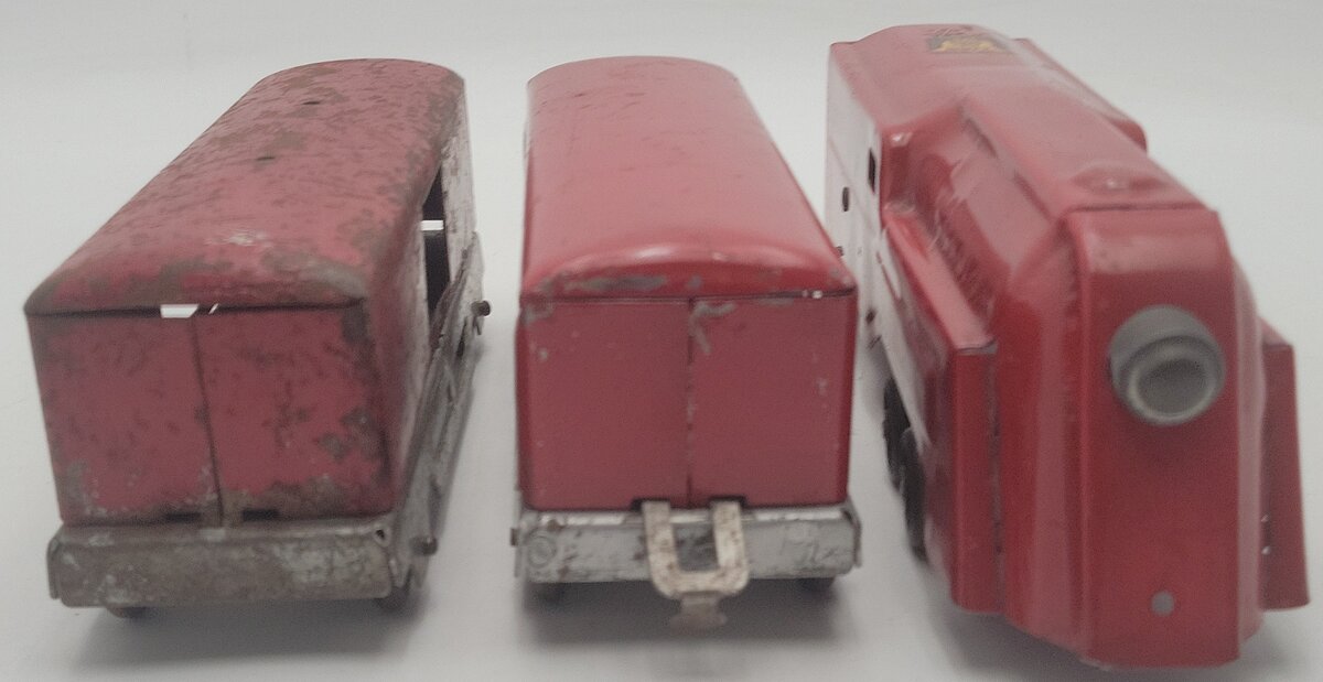 Lumar Lines Vintage Pressed Steel Passenger Set VG
