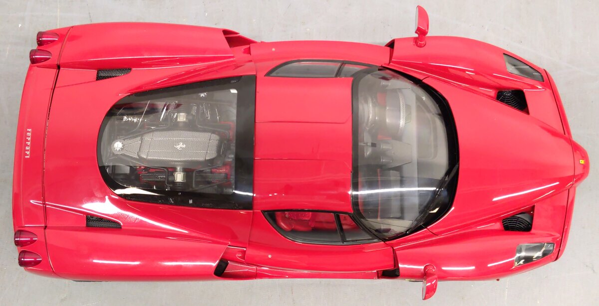 Tamiya 23205 1:12 Scale Enzo Ferrari VG/Box