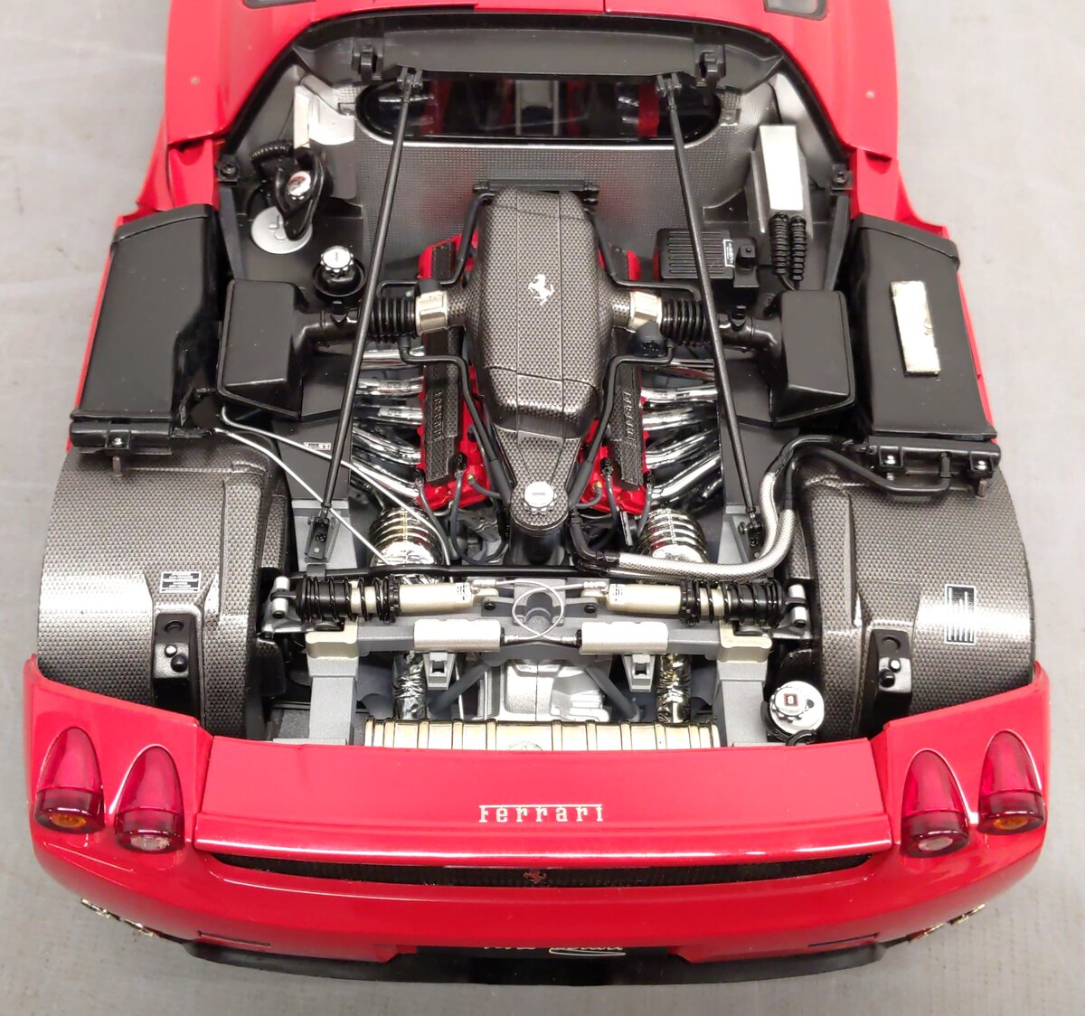 Tamiya 23205 1:12 Scale Enzo Ferrari VG/Box