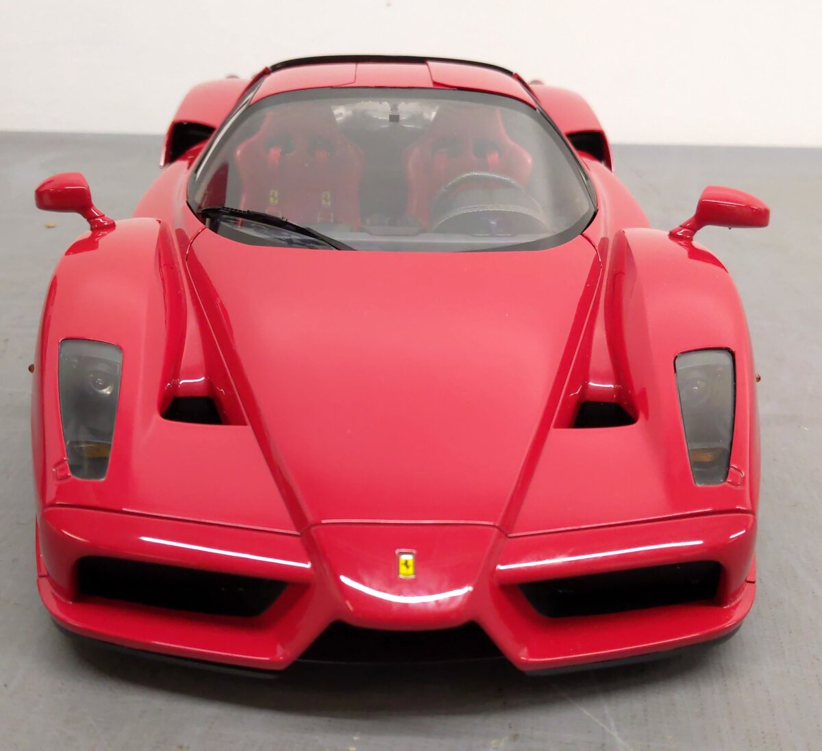 Tamiya 23205 1:12 Scale Enzo Ferrari VG/Box