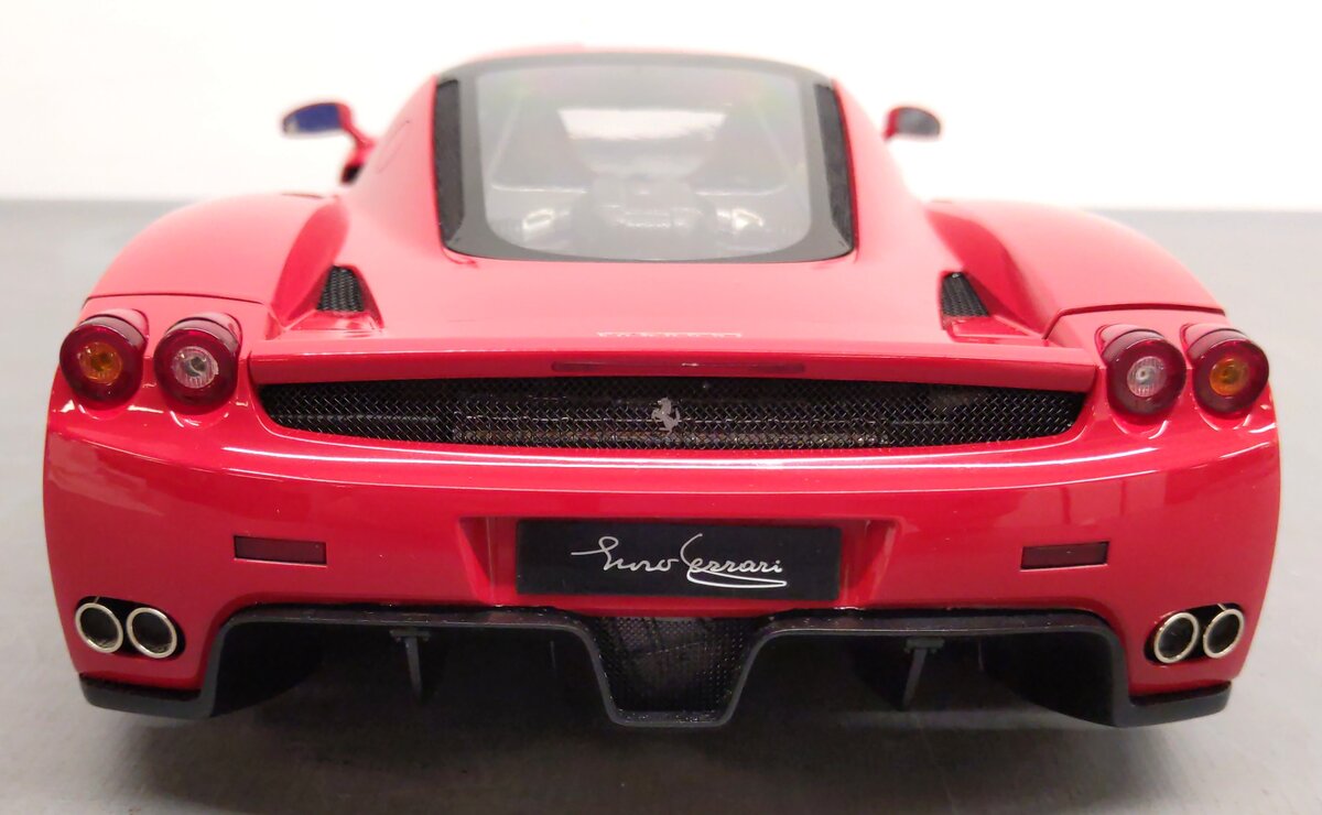 Tamiya 23205 1:12 Scale Enzo Ferrari VG/Box