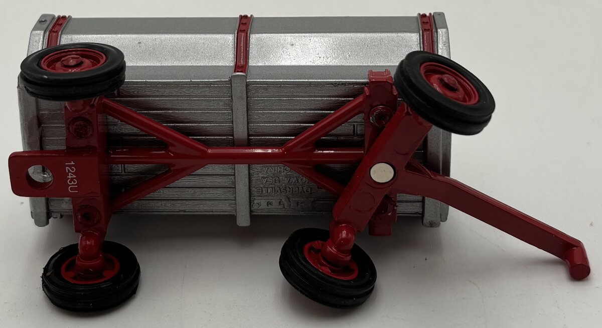 Ertl 2845 1:43 Farm Classics Flare Box Wagon EX/Box