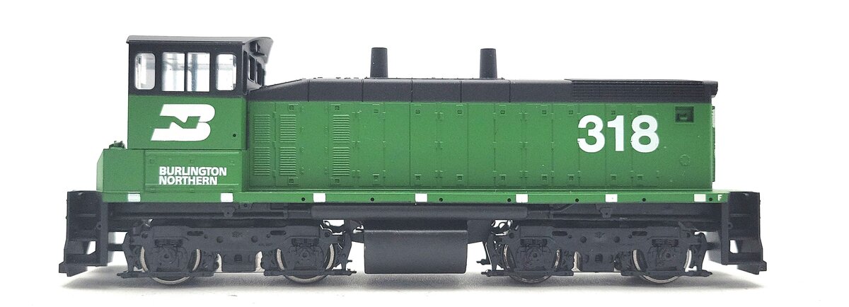 Athearn 3902 HO Burlington North SW 1500 Diesel Locomotive #318 EX/Box