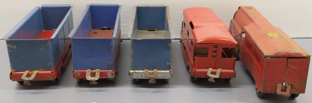 Lumar Lines Vintage Pressed Steel Passenger Set VG