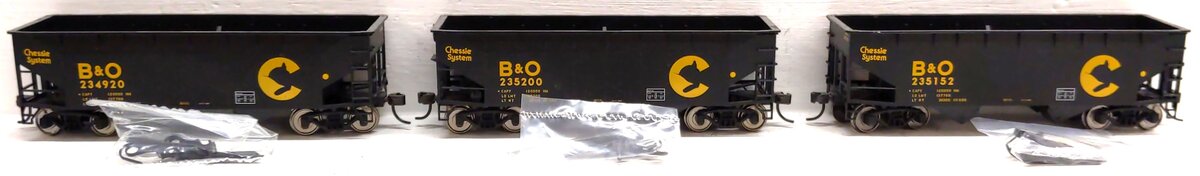 Atlas 1105 HO Scale Chessie/B&O Offset Side Hopper w/Flat End (Pack of 3) LN/Box
