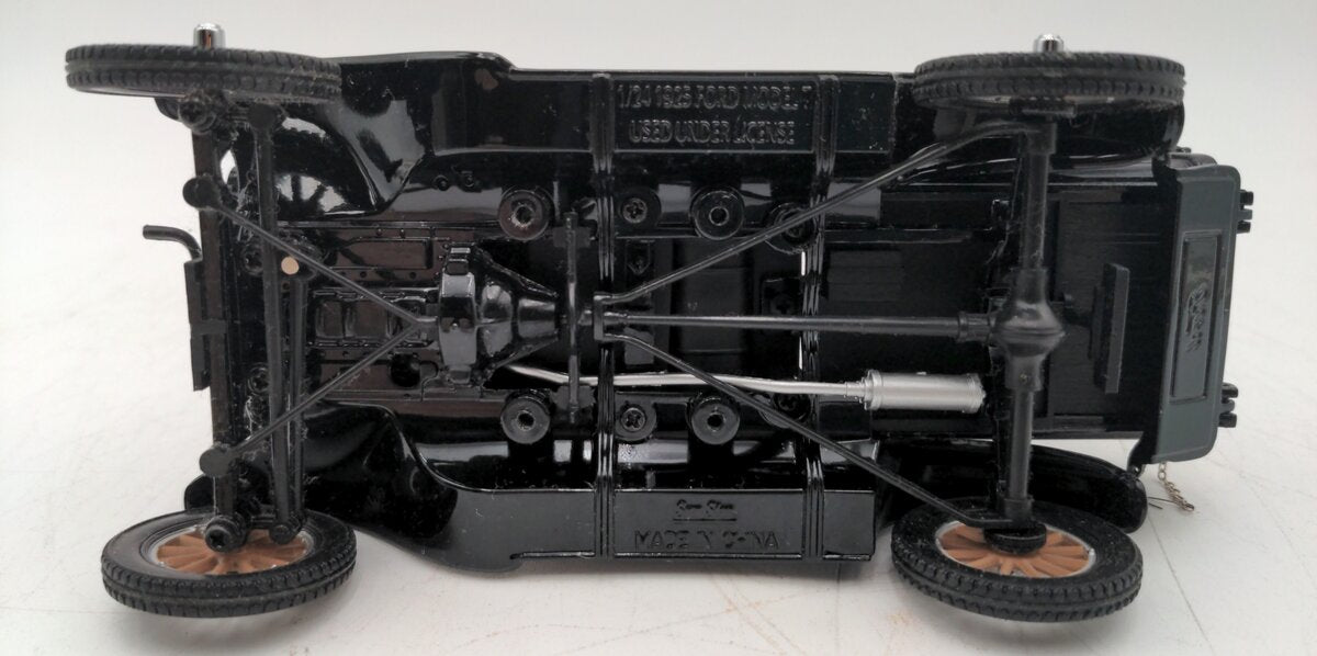Danbury Mint 1925 1:24 1925 Ford Model T Runabout EX
