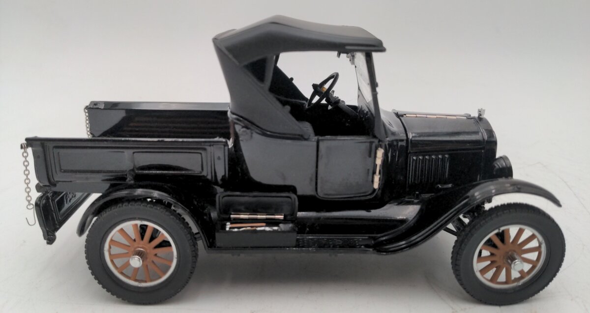 Danbury Mint 1925 1:24 1925 Ford Model T Runabout EX