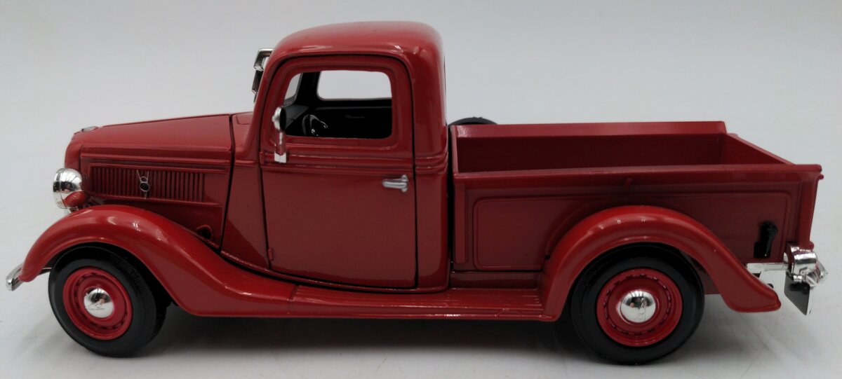 Diecast Precision Model 68061 1:24 Scale 1937 Ford Pick-Up EX