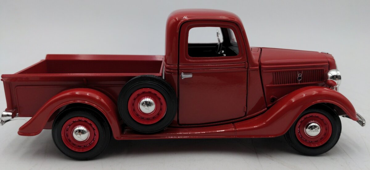 Diecast Precision Model 68061 1:24 Scale 1937 Ford Pick-Up EX