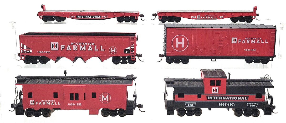 Athearn HO Scale IH "McCormick Farmall" Assorted Freight Cars [6] EX