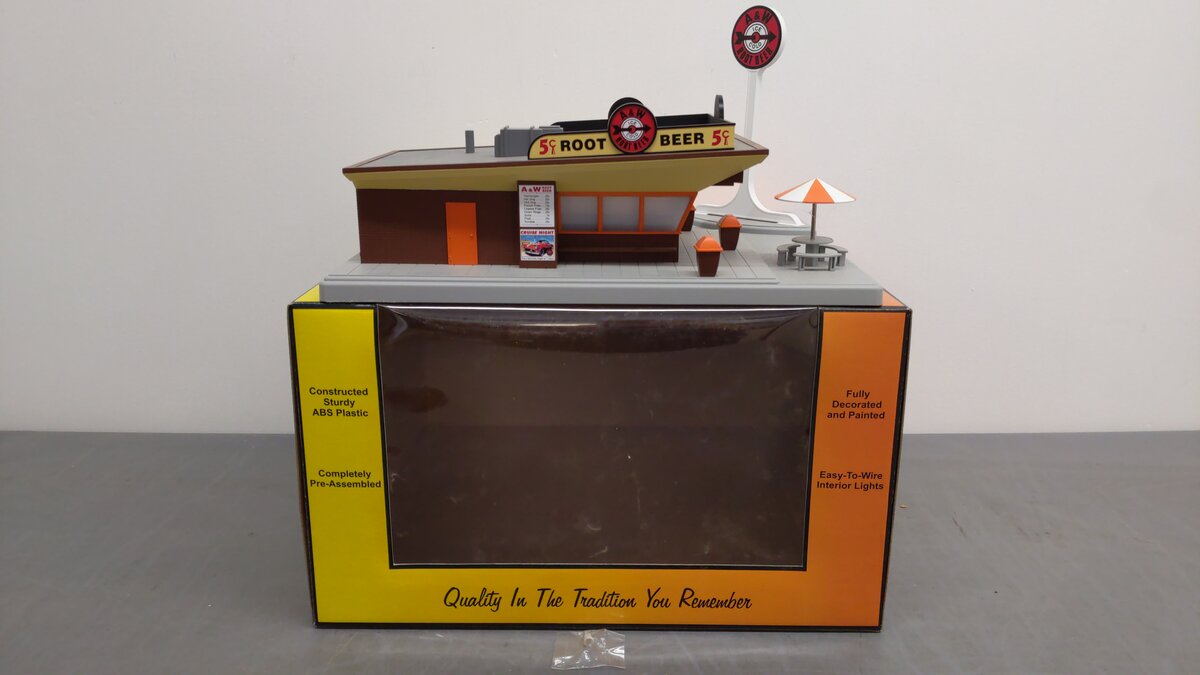 MTH 30-9068 A&W Rootbeer Restaurant Stand EX/Box