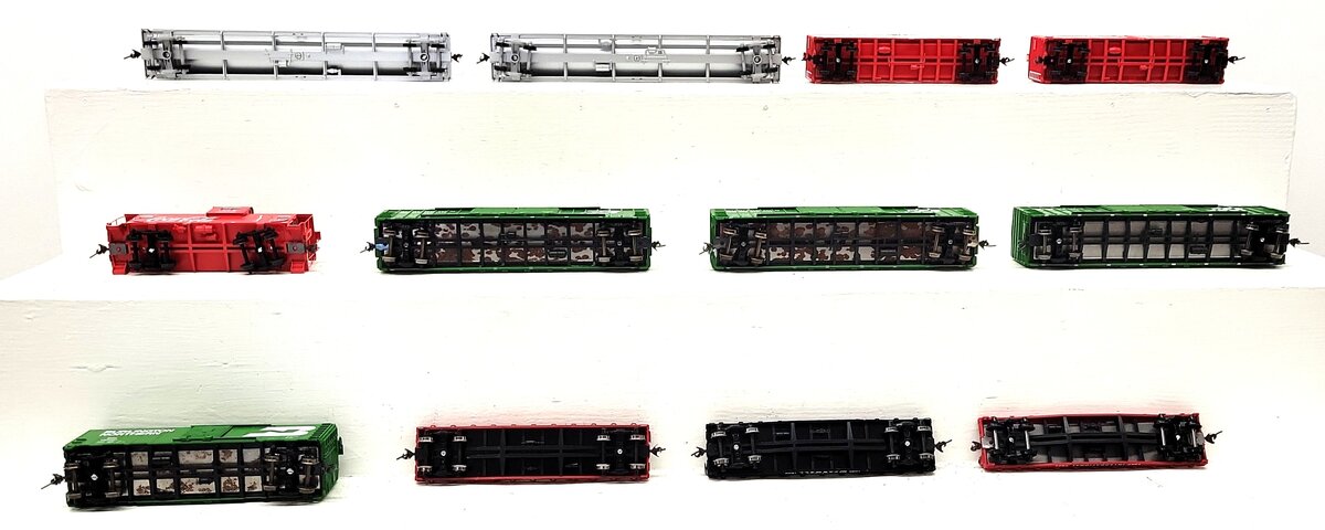 Athearn HO Scale Assorted Freight Cars [12] VG