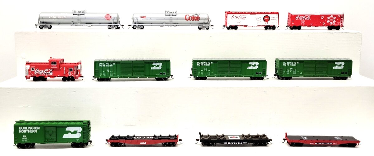 Athearn HO Scale Assorted Freight Cars [12] VG