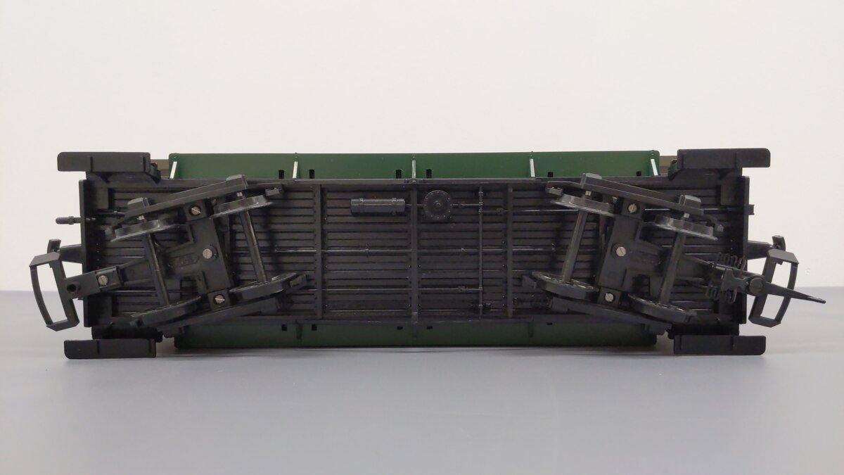 LGB 3060 G Scale Green 8-Wheel Passenger Car (No Lights) VG