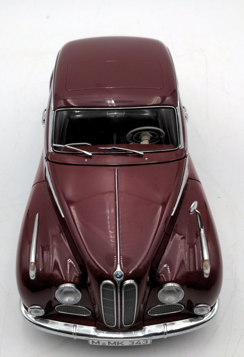 AutoArt 1:18 Scale Diecast BMW 502 LN