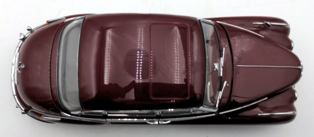 AutoArt 1:18 Scale Diecast BMW 502 LN