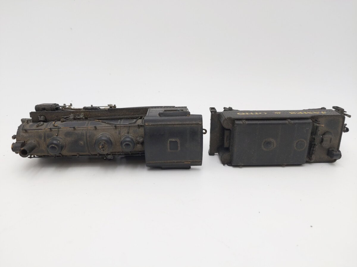 HO Scale Brass Unlettered 2-8-2 Steam Locomotive w/ James & Ohio Tender - Custom VG