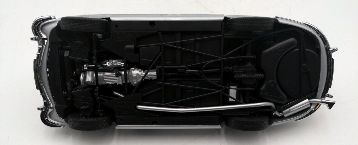 Minichamps 1:18 Scale Diecast 1957 Mercedes-Benz 300 SL Roadster LN