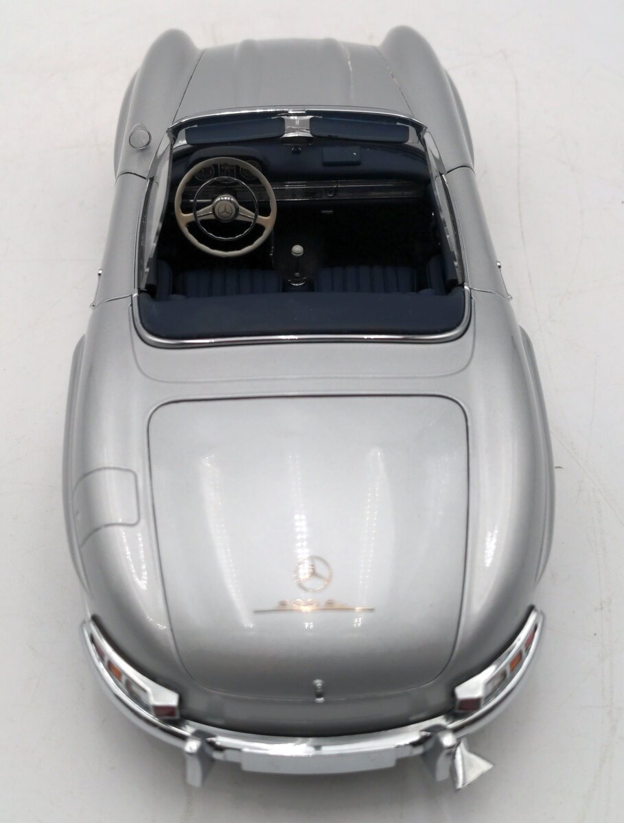 Minichamps 1:18 Scale Diecast 1957 Mercedes-Benz 300 SL Roadster LN