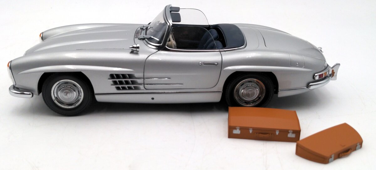 Minichamps 1:18 Scale Diecast 1957 Mercedes-Benz 300 SL Roadster LN