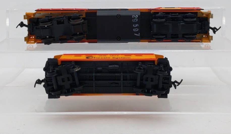 Life Like 8679 HO Chessie GP38-2 Diesel Locomotive with Caboose LN/Box