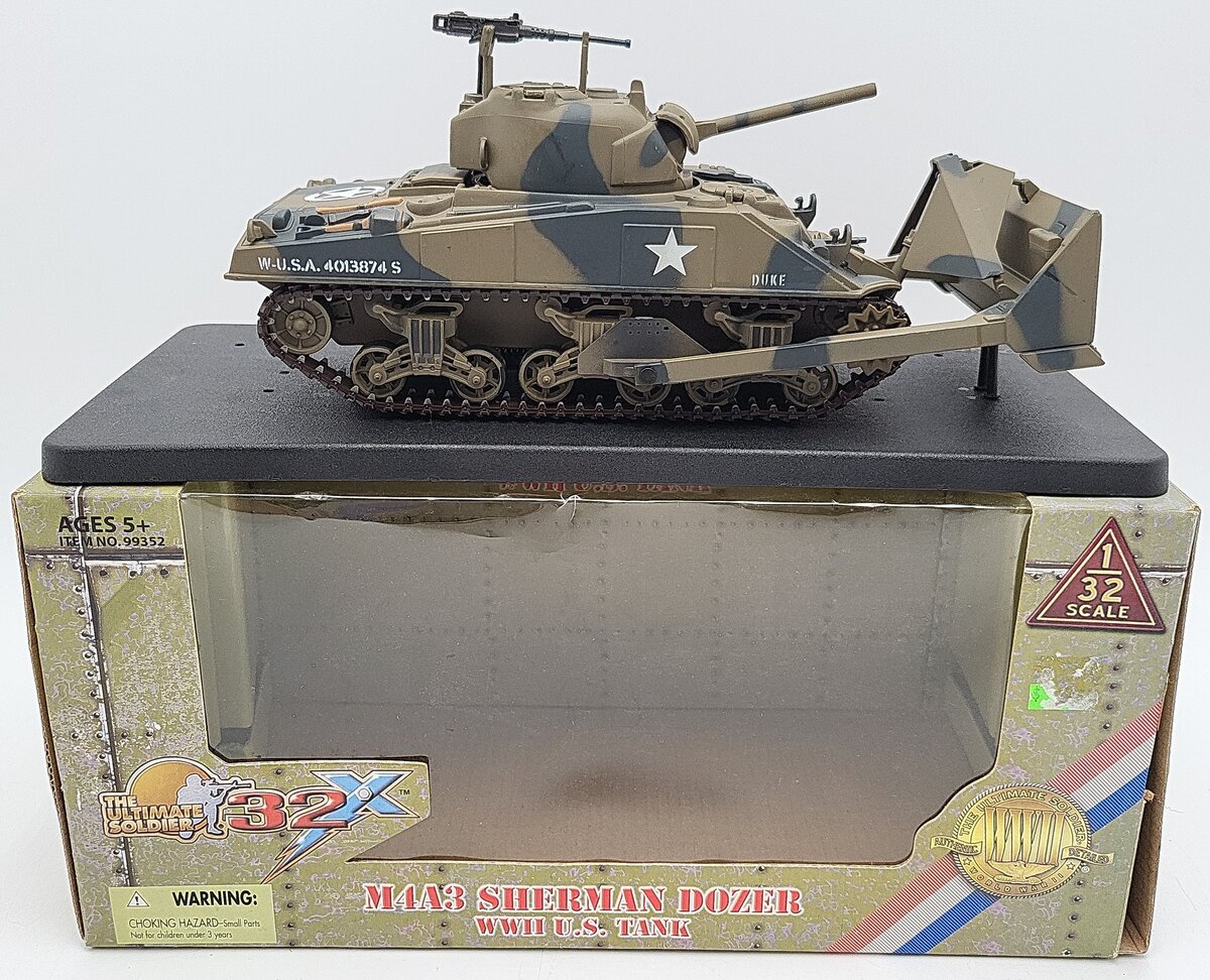21st Century 99352 1:32 M4A3 Sherman Dozer WWII U.S. Tank EX/Box