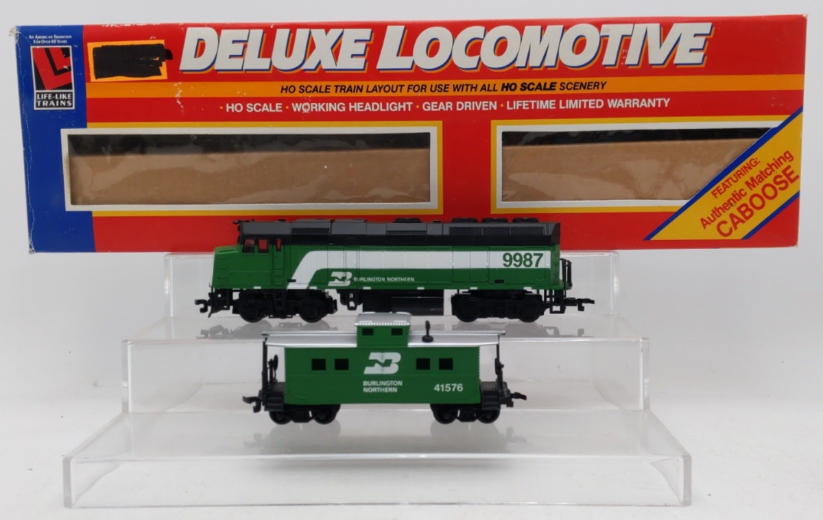 Life Like 8675 HO Burlington Northern F40 Diesel Locomotive w/Caboose LN/Box