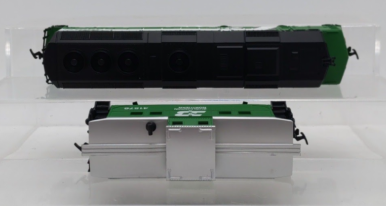 Life Like 8675 HO Burlington Northern F40 Diesel Locomotive w/Caboose LN/Box