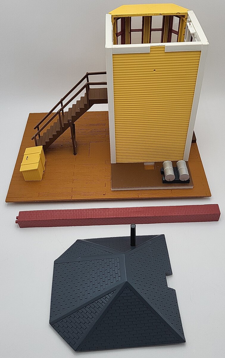 Aristo-Craft 7204 G Scale Bay Window Signal Tower EX/Box