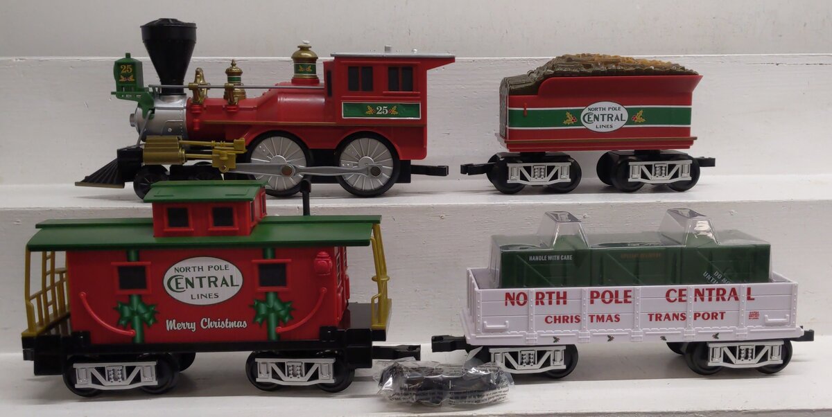 Lionel 7-11729 G Scale North Pole Central Battery Ready-to-Play Freight Set EX/Box