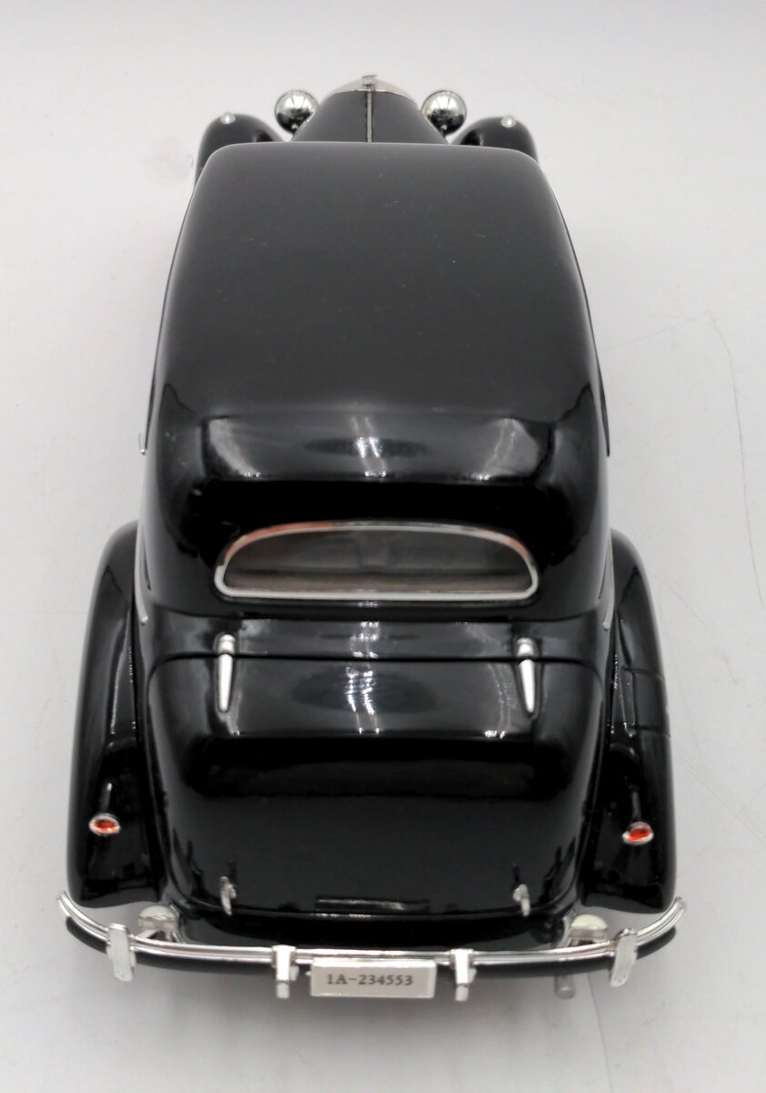 Signature Models 18129 1:18 Diecast 1938 Mercedes Benz 770K Limousine in Black LN