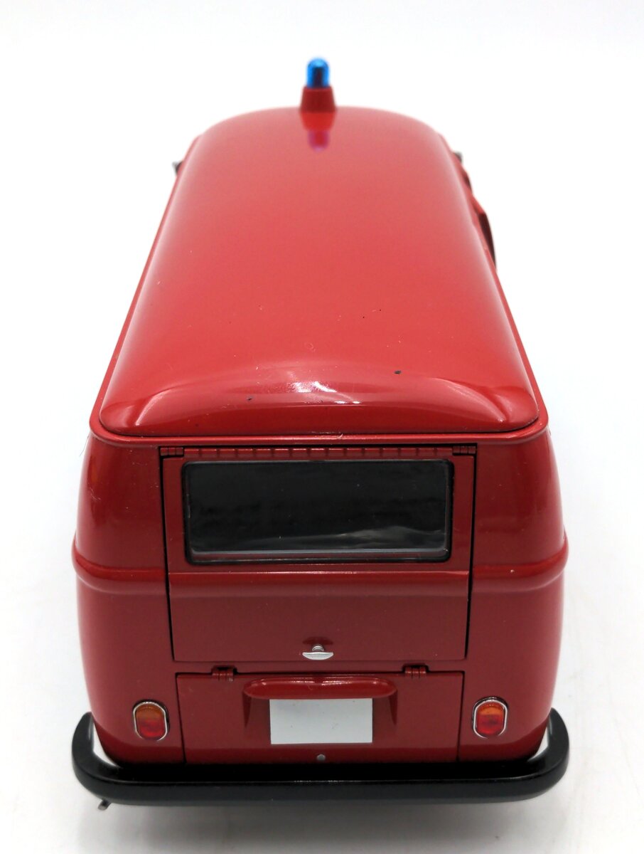 Schuco 1:18 Diecast Volkswagen VW T1 Transporter Firefight Berlin Van LN