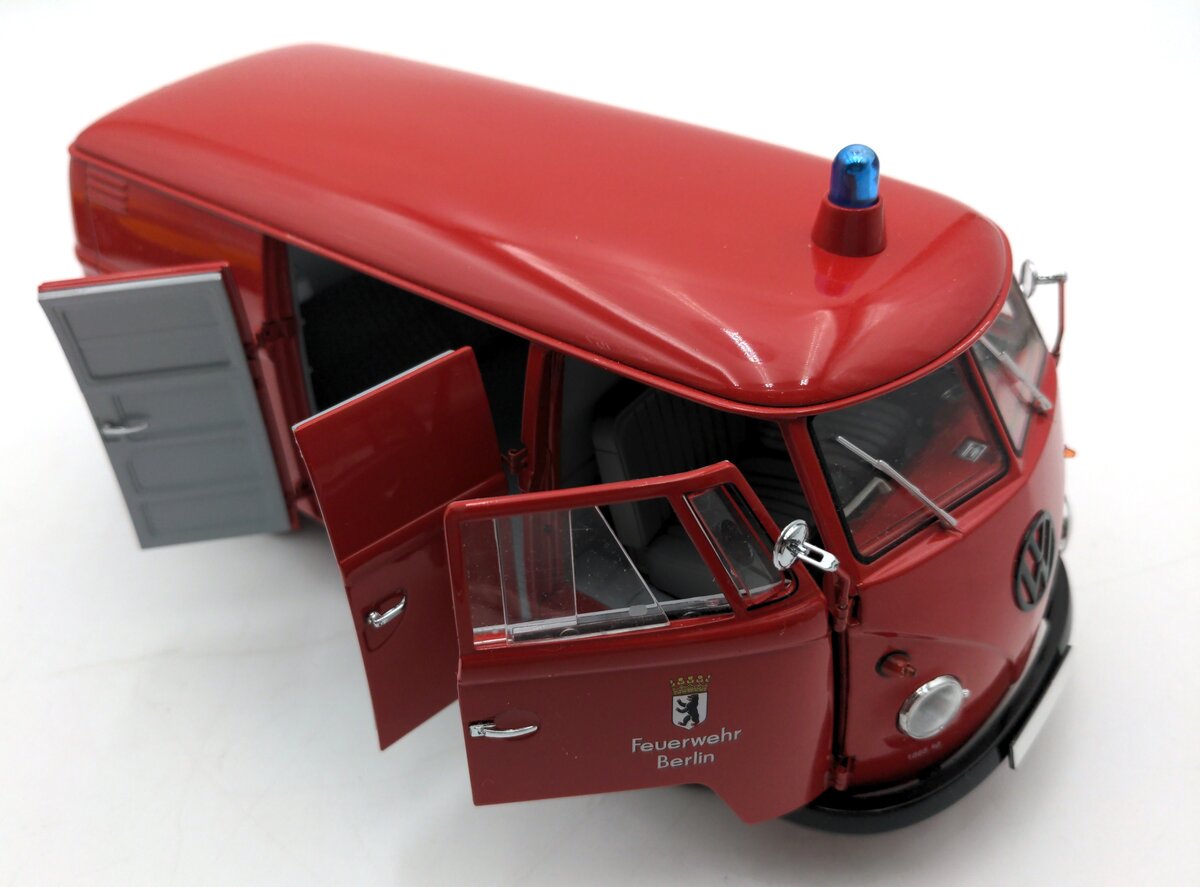 Schuco 1:18 Diecast Volkswagen VW T1 Transporter Firefight Berlin Van LN
